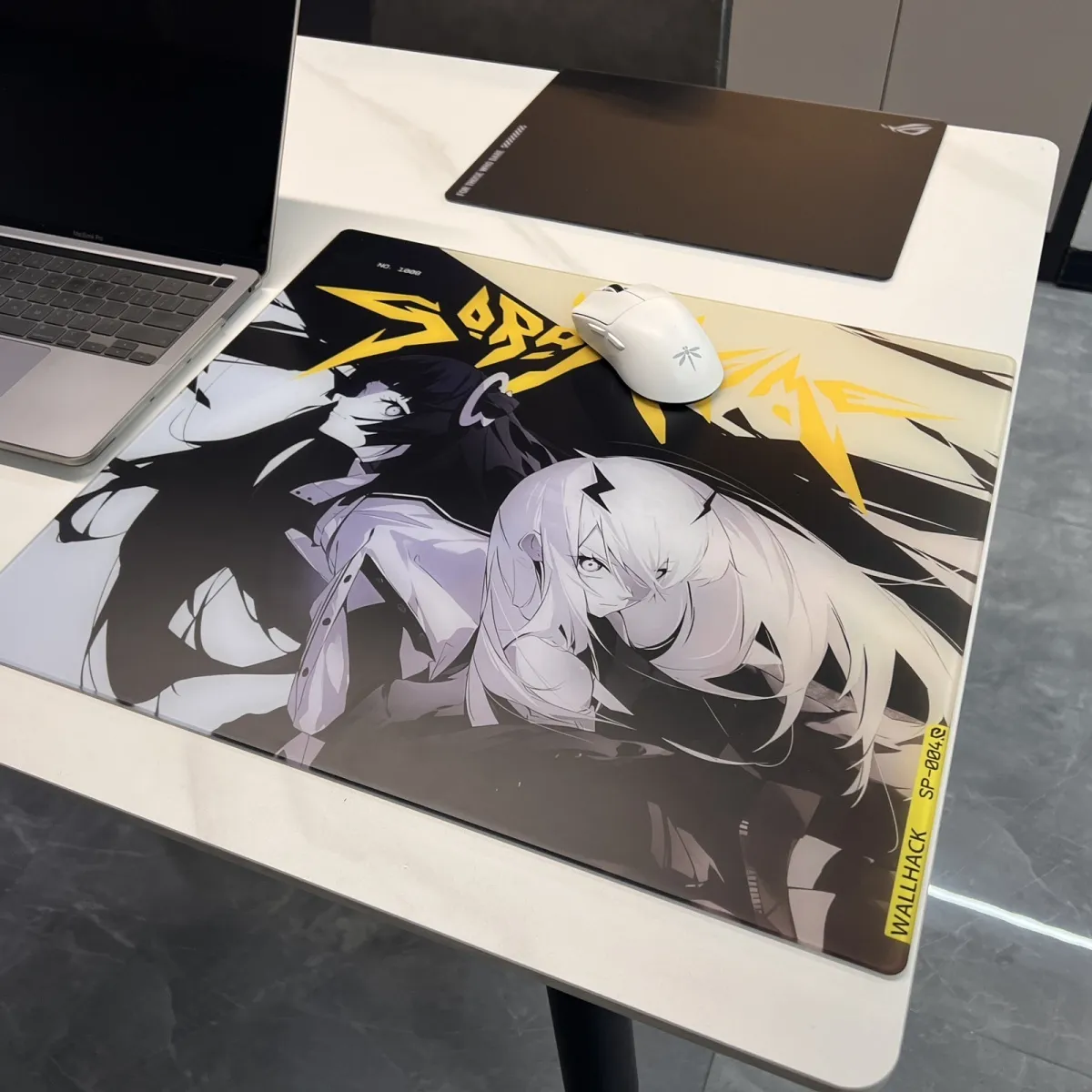 Black White Girl Glass Mousepa - đánh giá và giá Esports Gaming Table